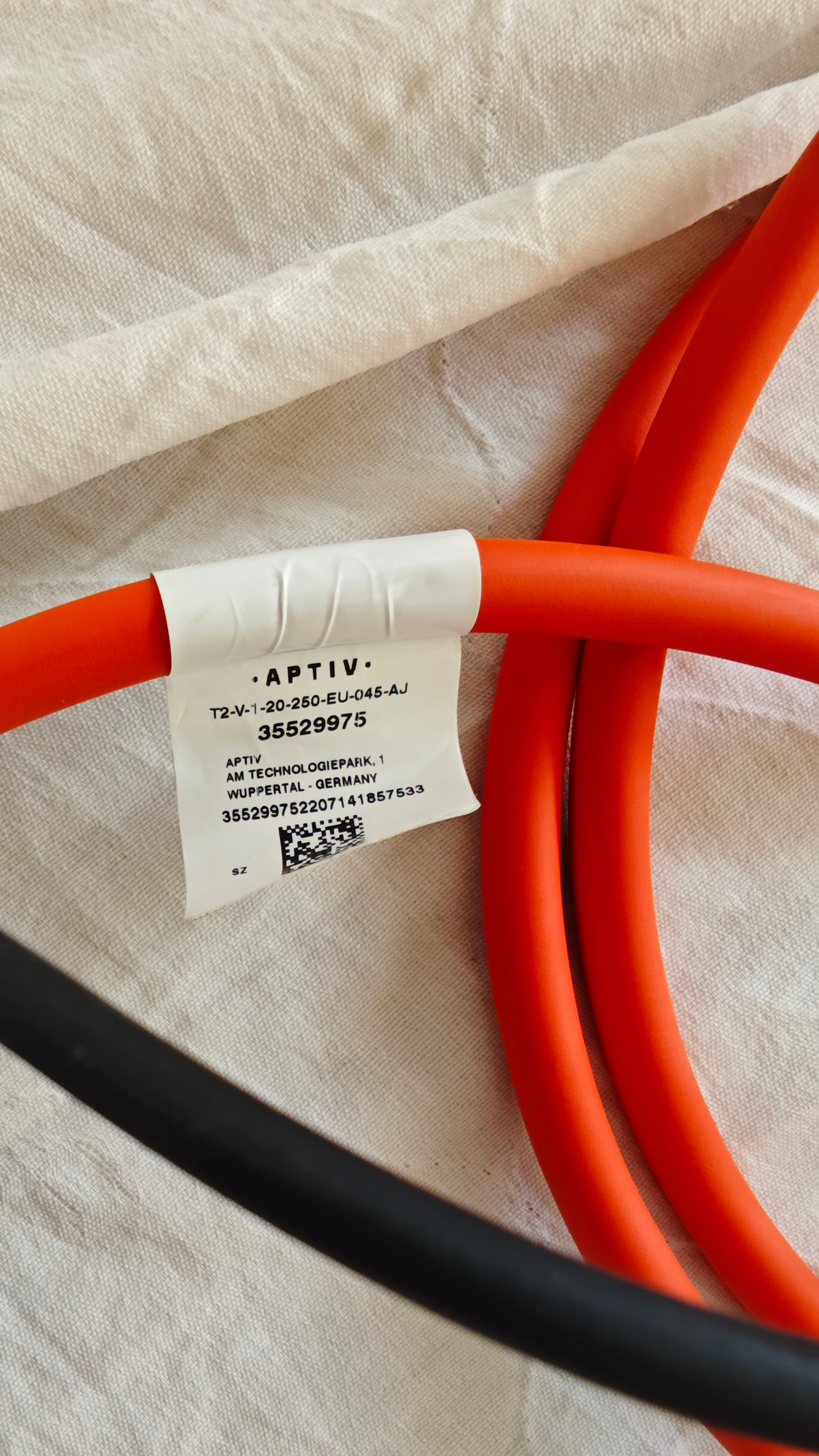 Aptiv Portable EV Charger(Type2/5m/Swiss Plug)